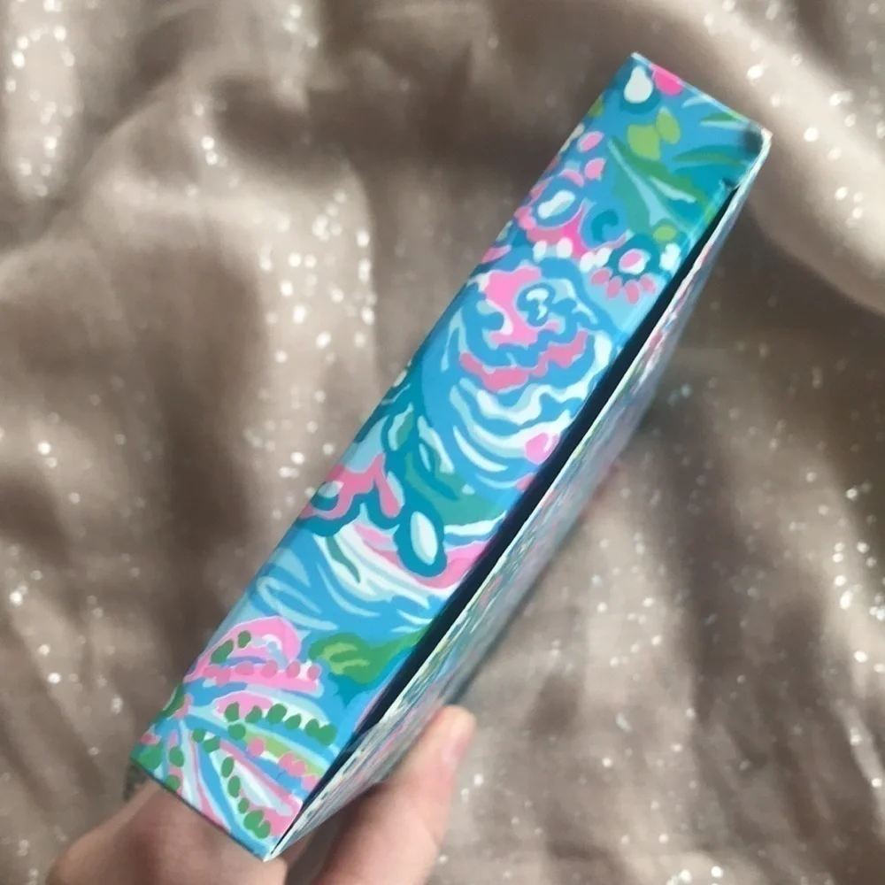 Brand New Lily Pulitzer Aqua La Vista Mobile Charger w/ USB Charging Cord